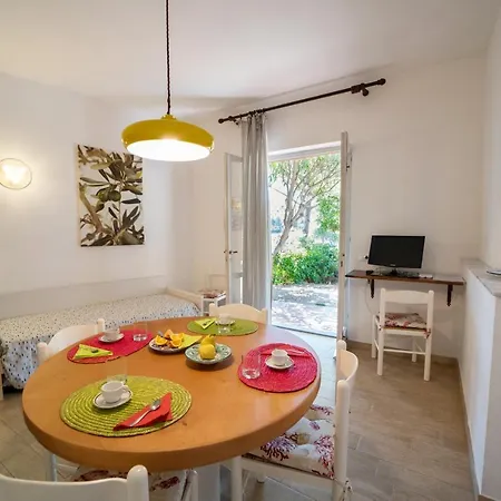 מלון דירות Capobianco 3*